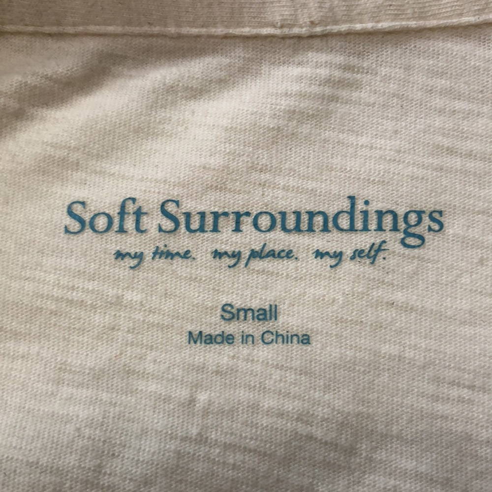 SOFT SURROUNDINGS Top with Vintage Charm Buttons Pale Yellow, Ecru, Cream Size S - Picture 4 of 7